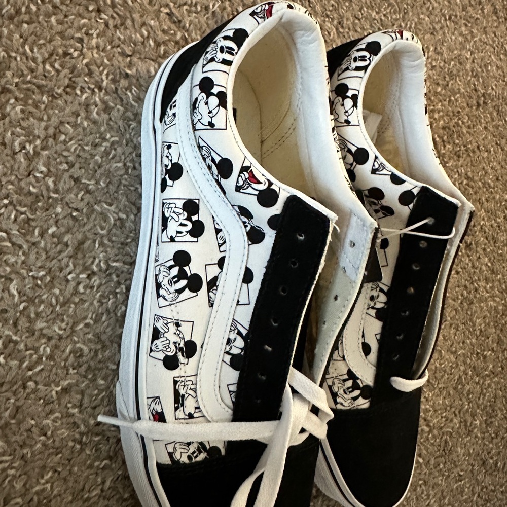 Disney vans Character Sneakers limited edition 100 edition - Picture 3 of 5